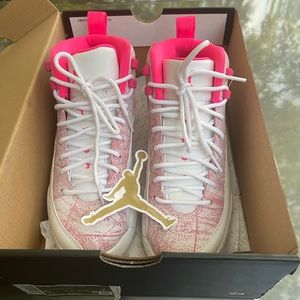Air Jordan12 Retro GS Arctic Pink Size 5Y👟❤️❤️